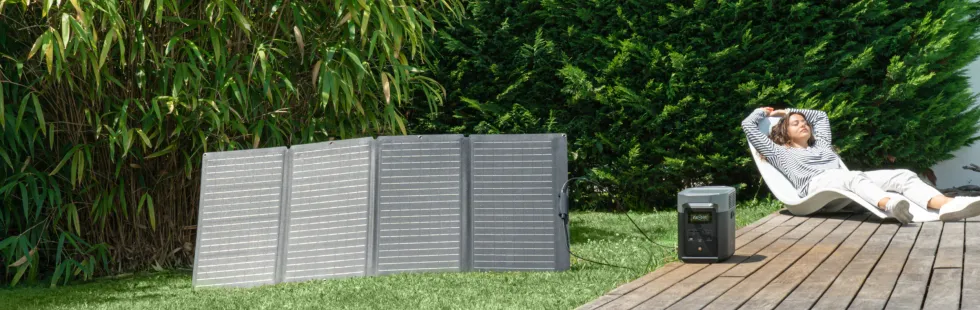 photo of Ecoflow Delta generator and solar panels