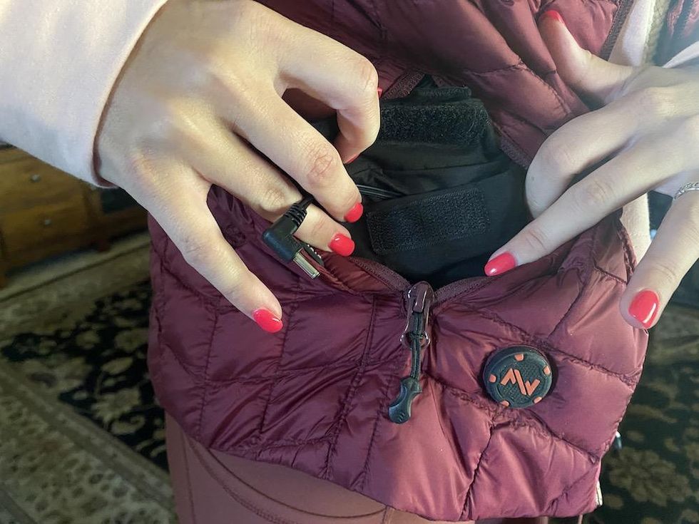 photo of inside pocket to store the battery