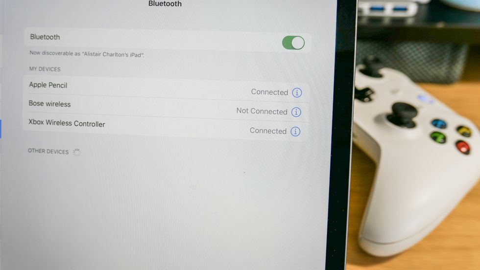 Photo of iPad Pro and Xbox controller