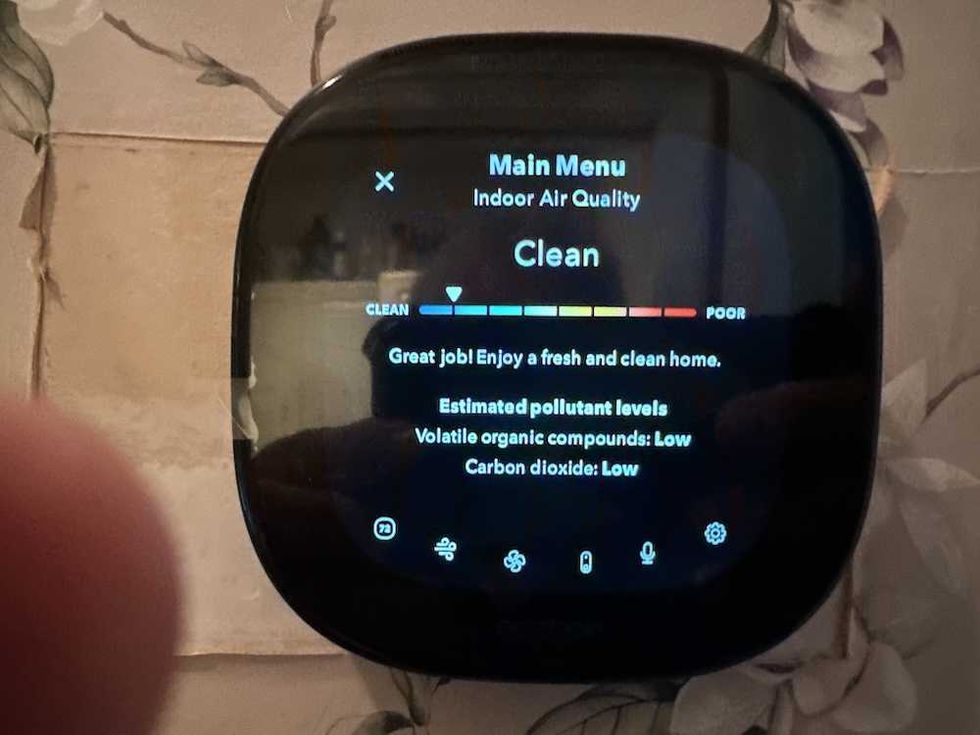 photo of main menu on ecobee Premium Smart Thermostat
