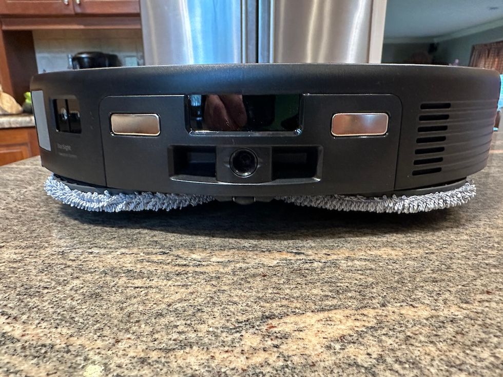 photo of side view of  Roborock Saros 20 showing the camera
