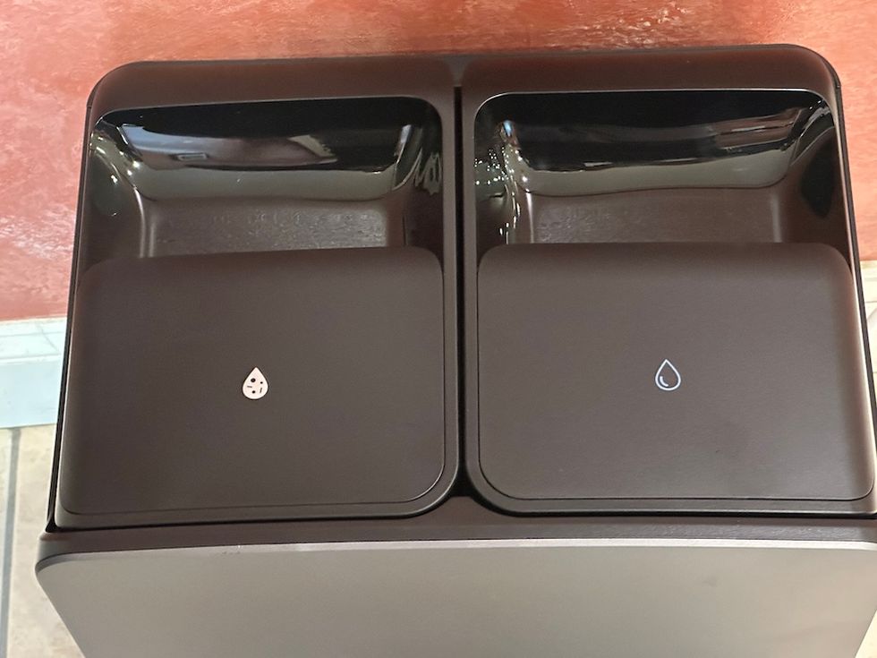 photo of water tanks for Roborock Saros 20