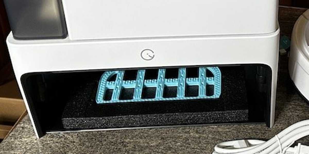 photo of yeedi cube station hot air drying and scrubbing