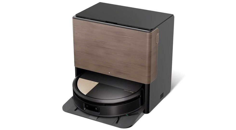 product shot of Roomba Max 775 Combo + AutoWash Dock