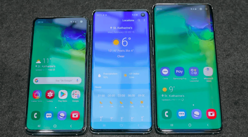 Samsung Galaxy S10 smartphones in different sizes