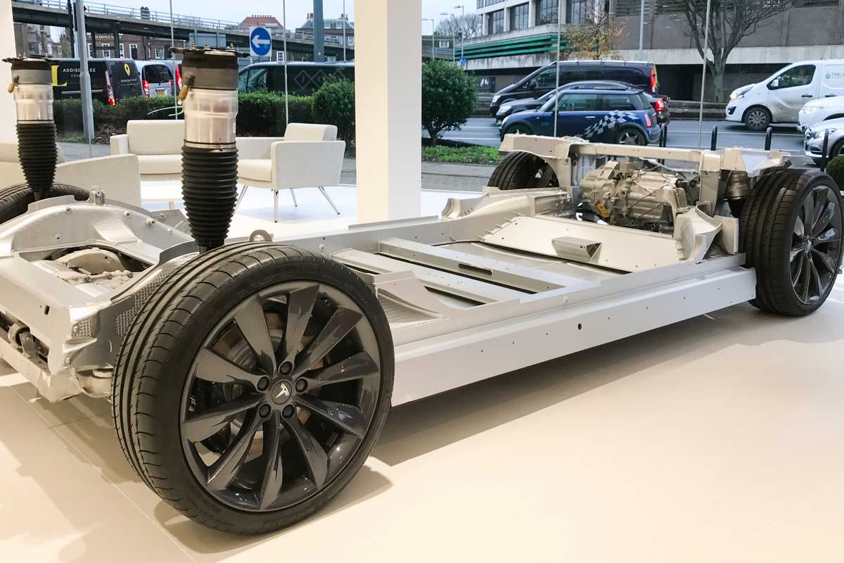 Tesla skateboard chassis