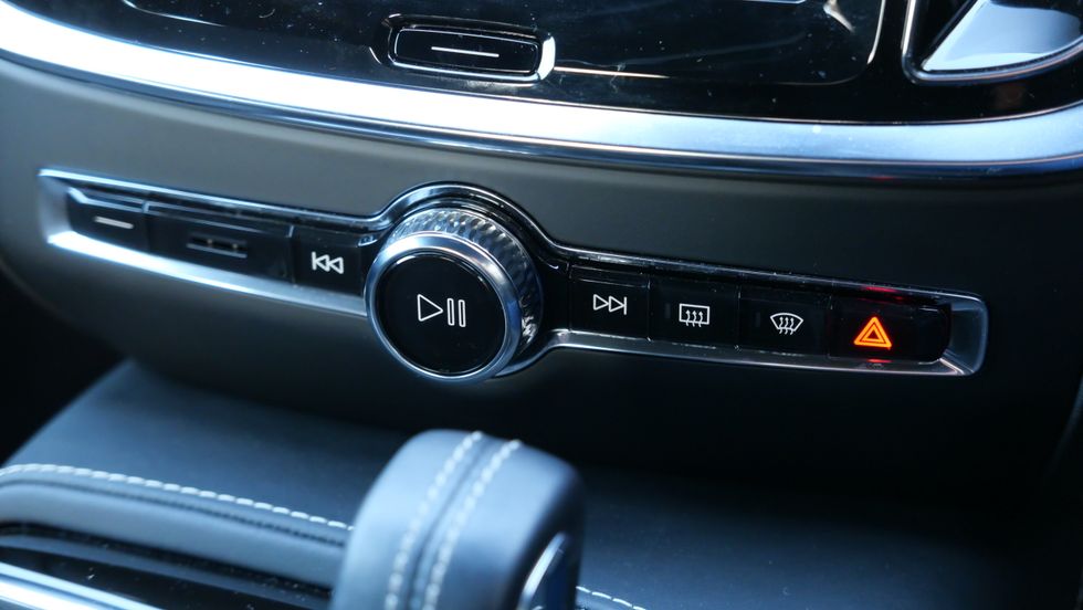 Volvo S60 media controls