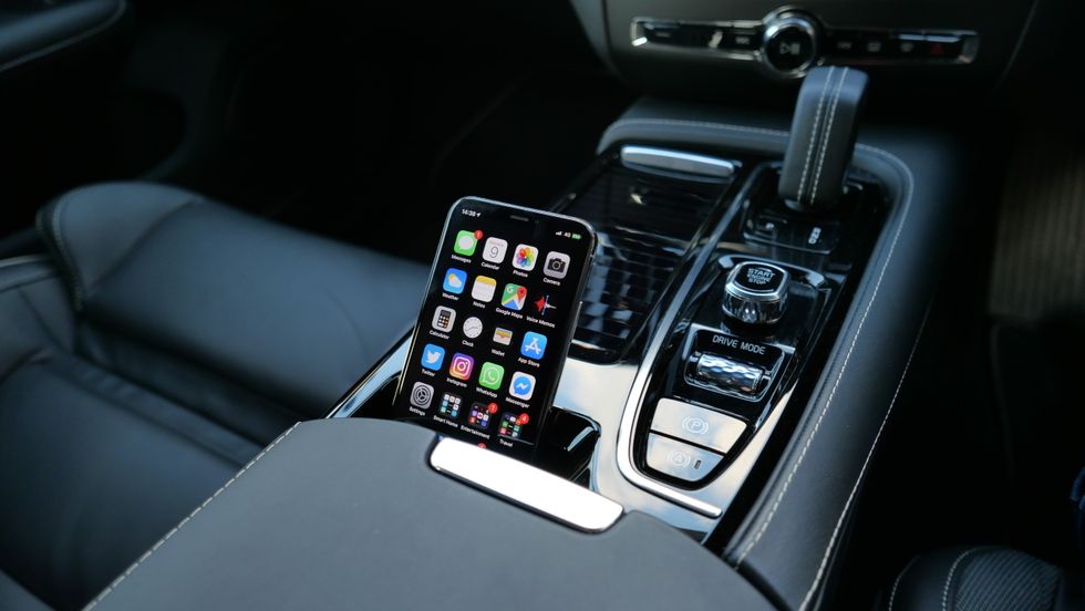 Volvo S60 phone holder