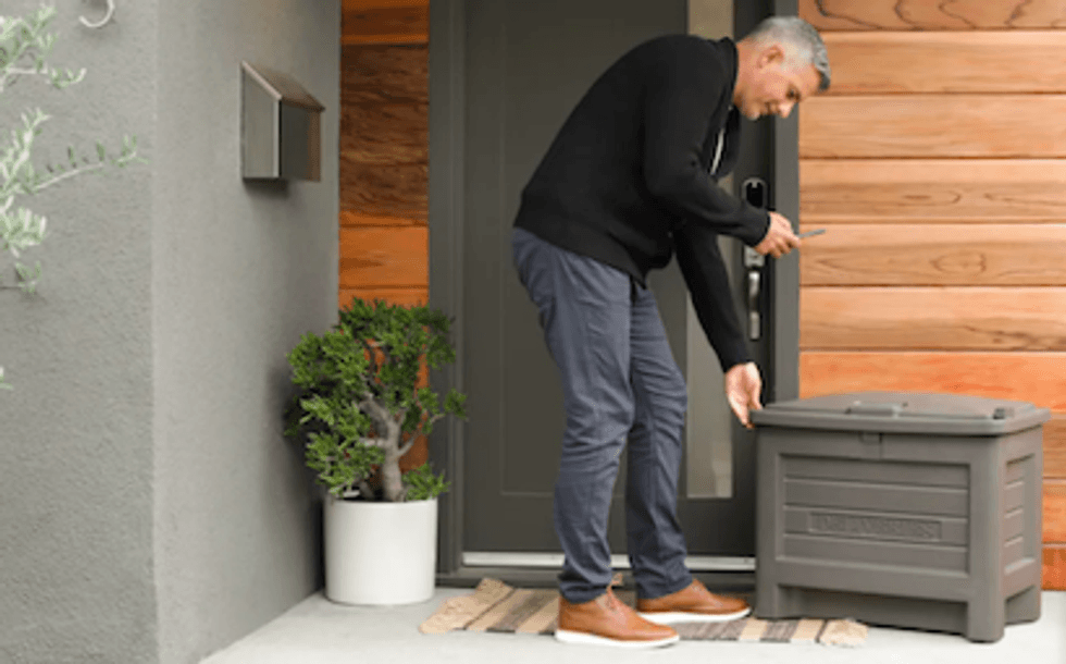 Yale Smart Delivery Box